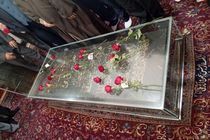 آیین گلباران آرامگاه عطار نیشابوری در آستانه روز ملی عطار در نیشابور برگزار شد
