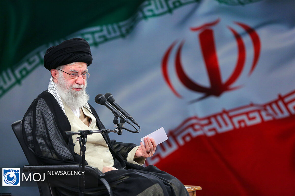 دیدار رهبر انقلاب اسلامی با خانواده‌های شهدا