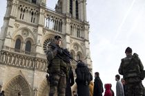 پاریس؛ شهر گردشگری یا پادگان نظامی