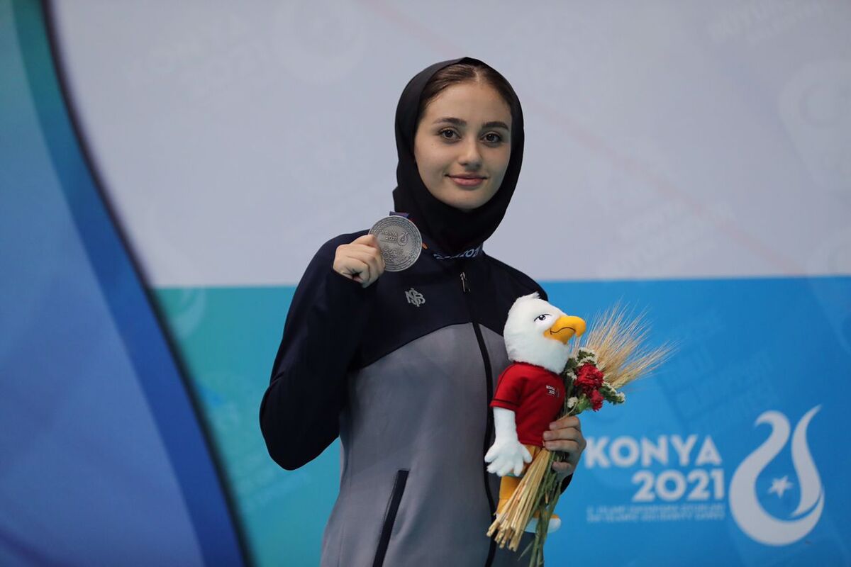 مینا حیدری