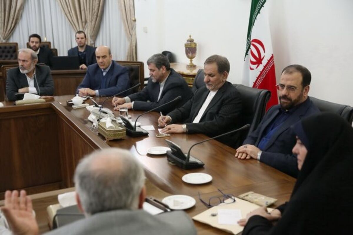 جلسه دیدار نمایندگان عضو فراکسیون دیپلماسی و منافع ملی با جهانگیری