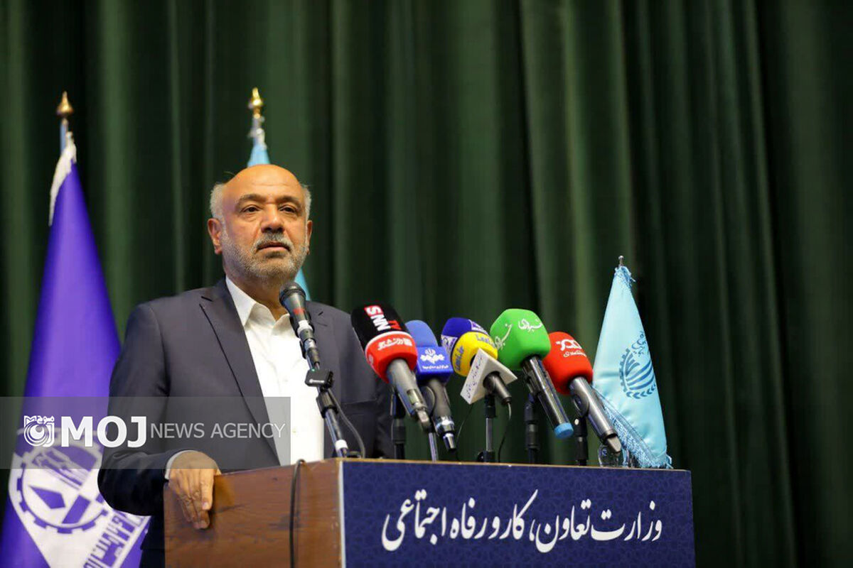 احمد مدیری + وزیر کار
