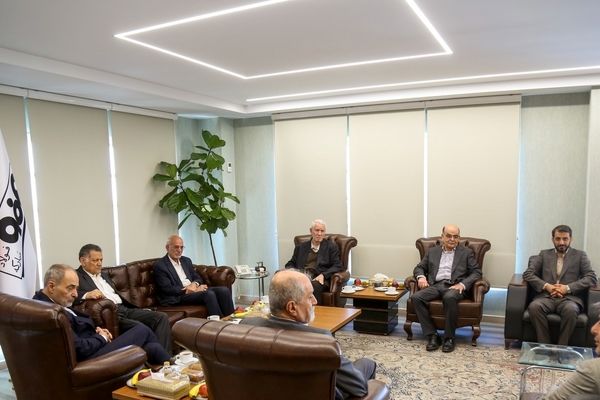 چگونه همگرایی مدیران ادوار فولادمبارکه موتور بازسازی خلاق می‌شود؟