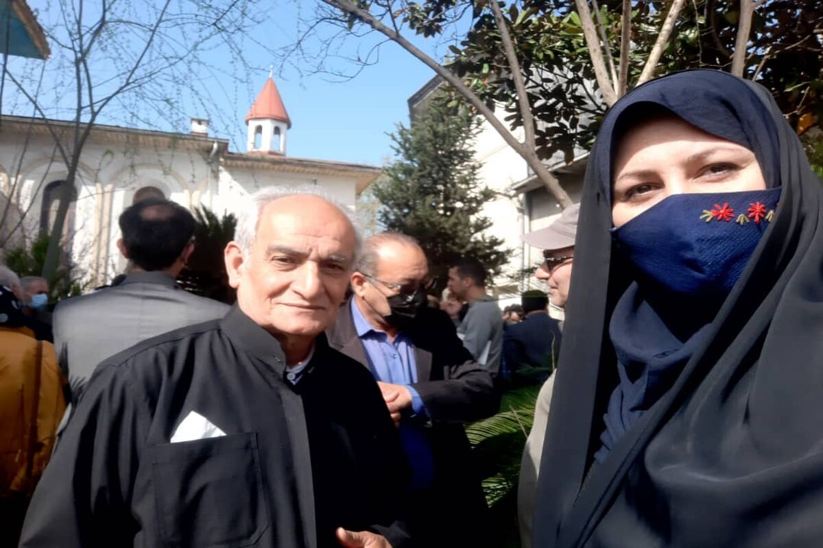 گلباران مزار و تندیس آرسن میناسیان در رشت