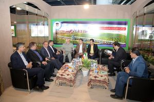 حضور معاون سازمان محیط زیست در غرفه ذوب آهن اصفهان 