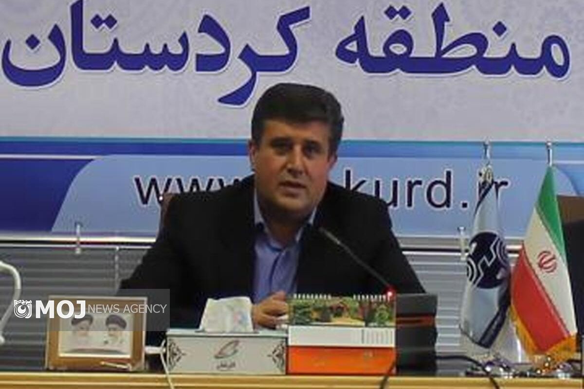 آزاد حکمت
