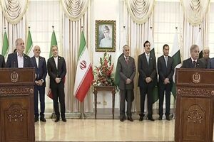 شعرخوانی رئیس‌جمهور ایران و نخست‌وزیر پاکستان + فیلم