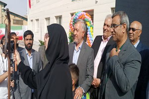 معاون وزیر زنگ بازگشایی مدارس عشایر کشور را در تایباد نواخت
