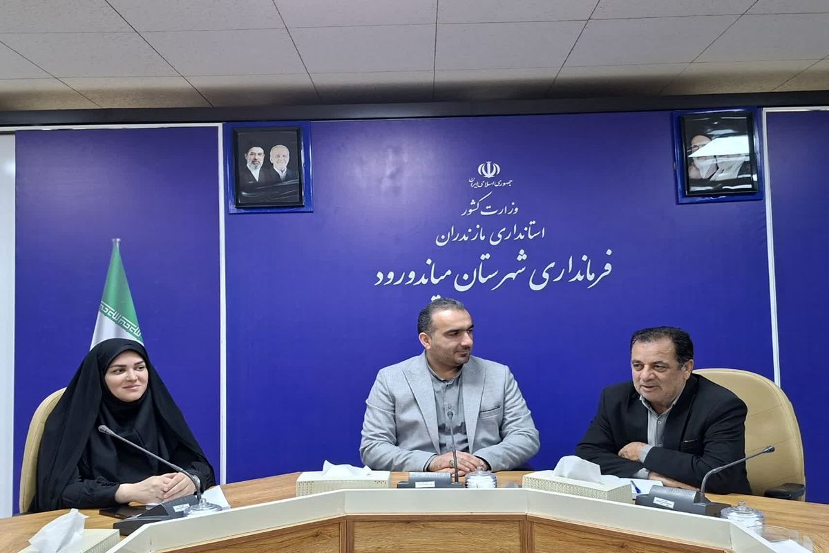نشست فرماندار میاندورود با بانوان شاغل