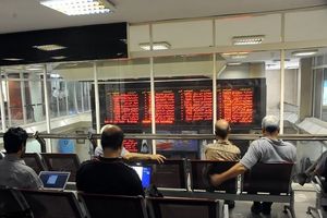 شاخص بورس ۳۷۹ واحد افت کرد