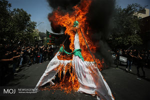 عزاداری ظهر عاشورای حسینی در محله شاپور