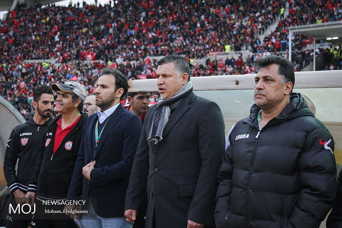 دیدار تیم های فوتبال پرسپولیس تهران و نفت تهران