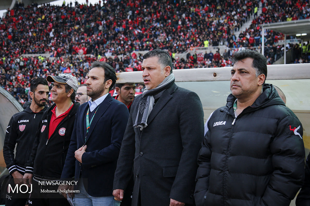 دیدار تیم های فوتبال پرسپولیس تهران و نفت تهران