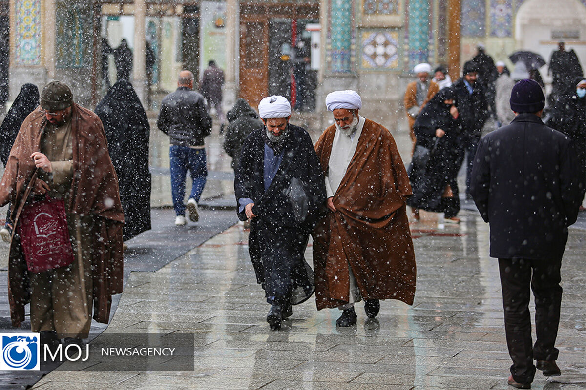 بارش برف زمستانی در حرم حضرت معصومه (س)