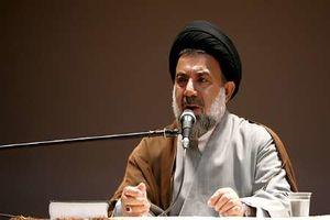 جوانان از دستیابی به مراکز علمی و بالابردن علم و دانش خود غافل نشوند