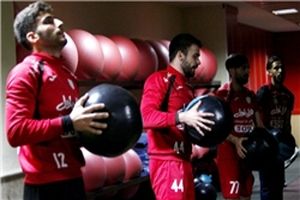 مصدومیت جزیی دروازه‌بان کروات/ گل‌کوچک سرخ‌پوشان در تمرین شاداب