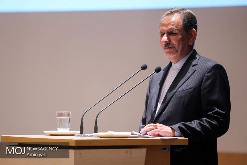 فروش نفت و نظام بانکی در سال آینده با فشارهای زیادی مواجه خواهند بود