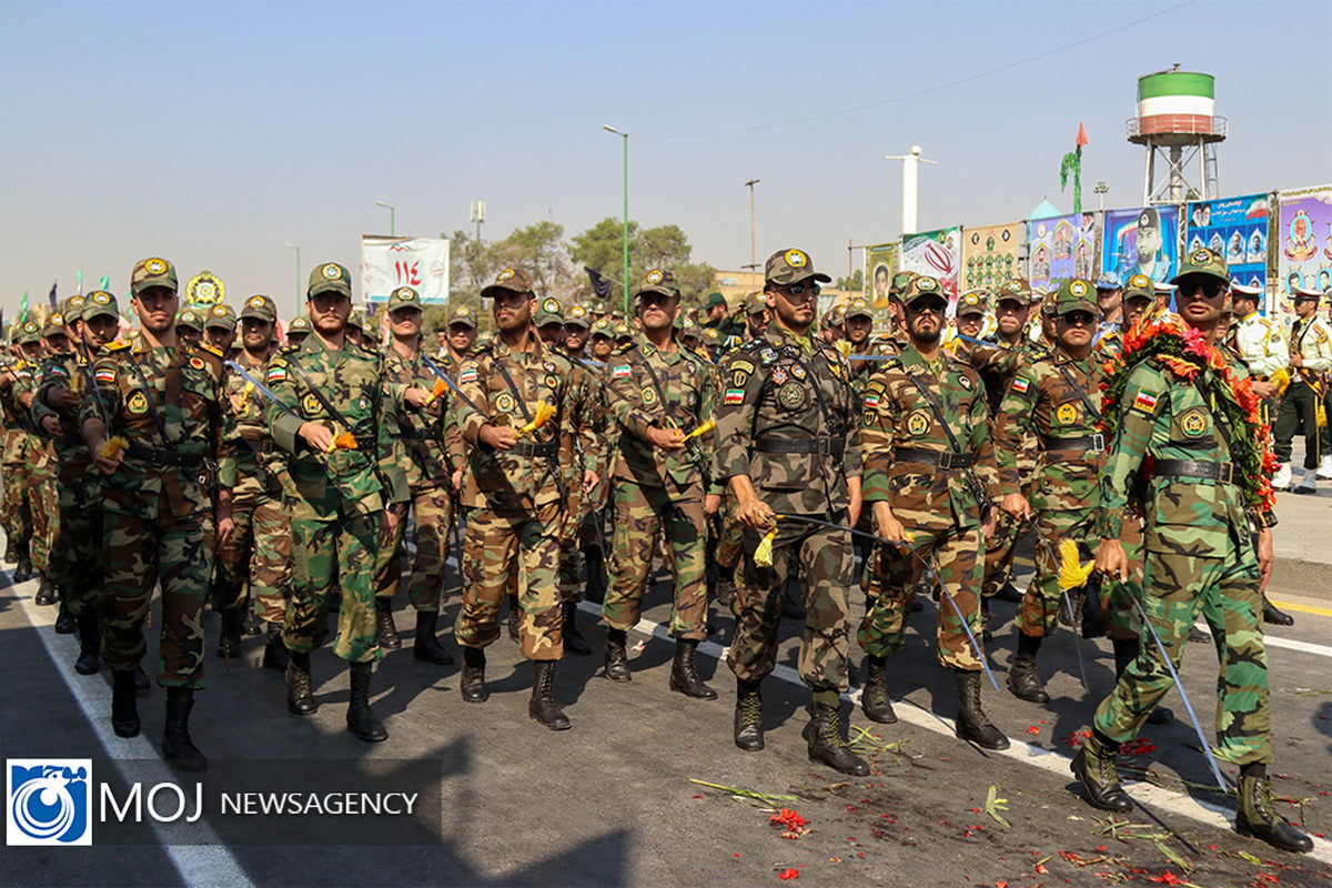 رژه نیروهای مسلح در اصفهان