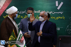 افتتاح نهمین نمایشگاه‌ های دانش‌آموزی مدرسه انقلاب