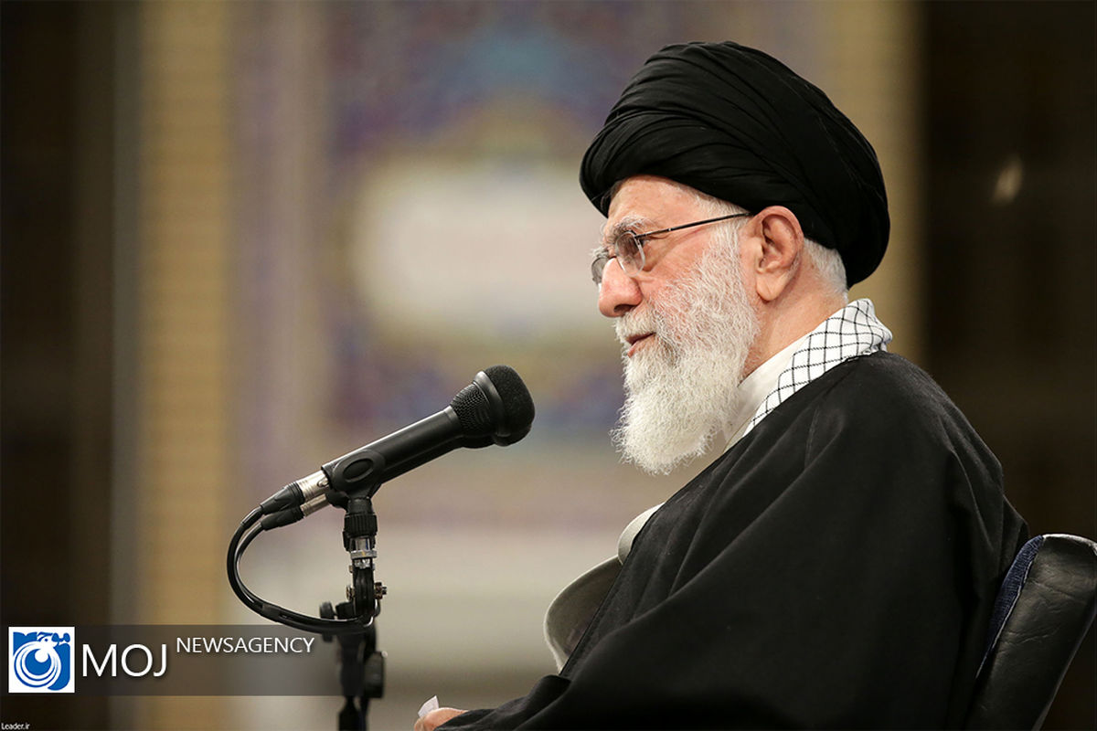 دیدار هزاران نفر از مردم قم با مقام معظم رهبری