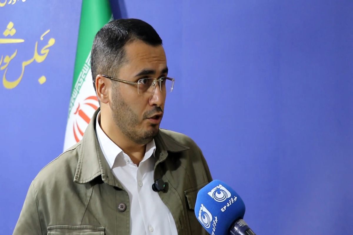 دبیر هیئت‌رئیسه متفکرآزاد 