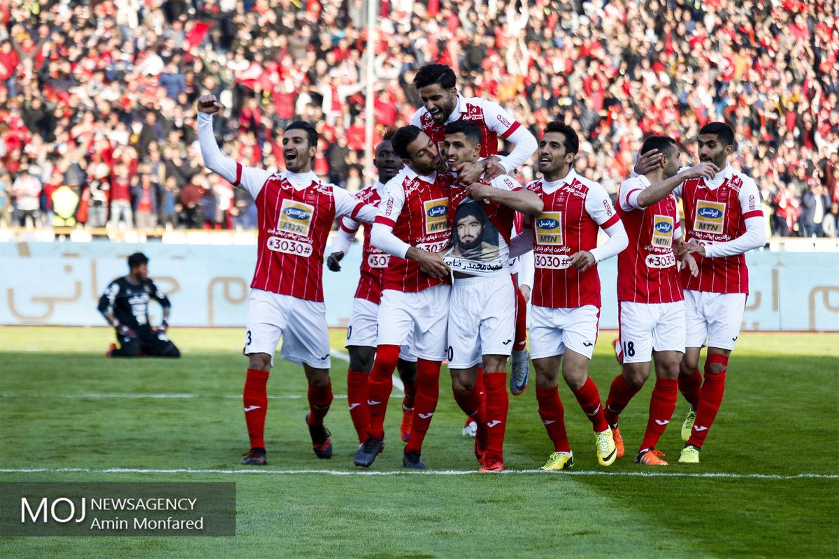 دیدار تیم های فوتبال پرسپولیس و سپاهان اصفهان