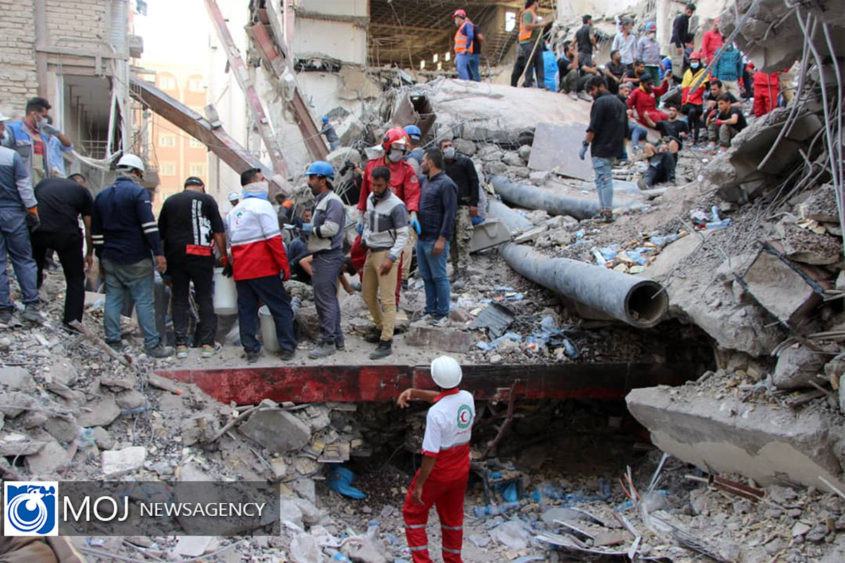 آوار برداری و امداد رسانی در ساختمان متروپل آبادان