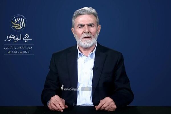 یاد آیت الله خامنه‌ای نماد ایستادگی می‌ماند