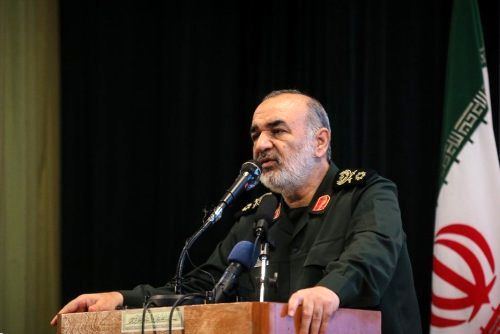 رسالت سنگین ما این است که راه های غلبه را بر دشمن ببندیم