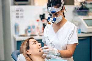 کدام لوپ دندانپزشکی بهترین عملکرد را برای درمان‌های تخصصی دارد؟