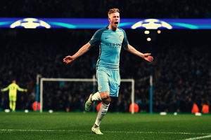 یوفا به صلیب سرخ ۱۰۰ هزار یورو کمک کرد