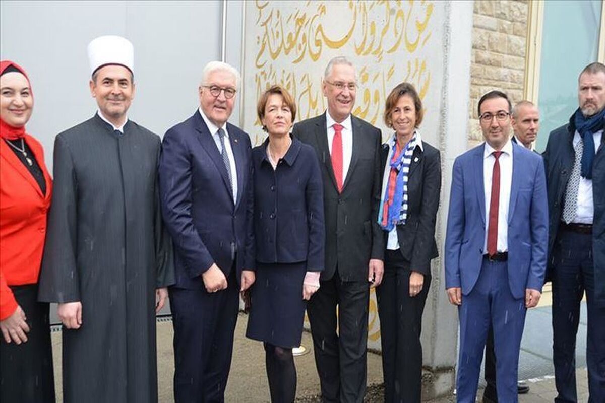 بازدید رئیس جمهور آلمان از یک مسجد