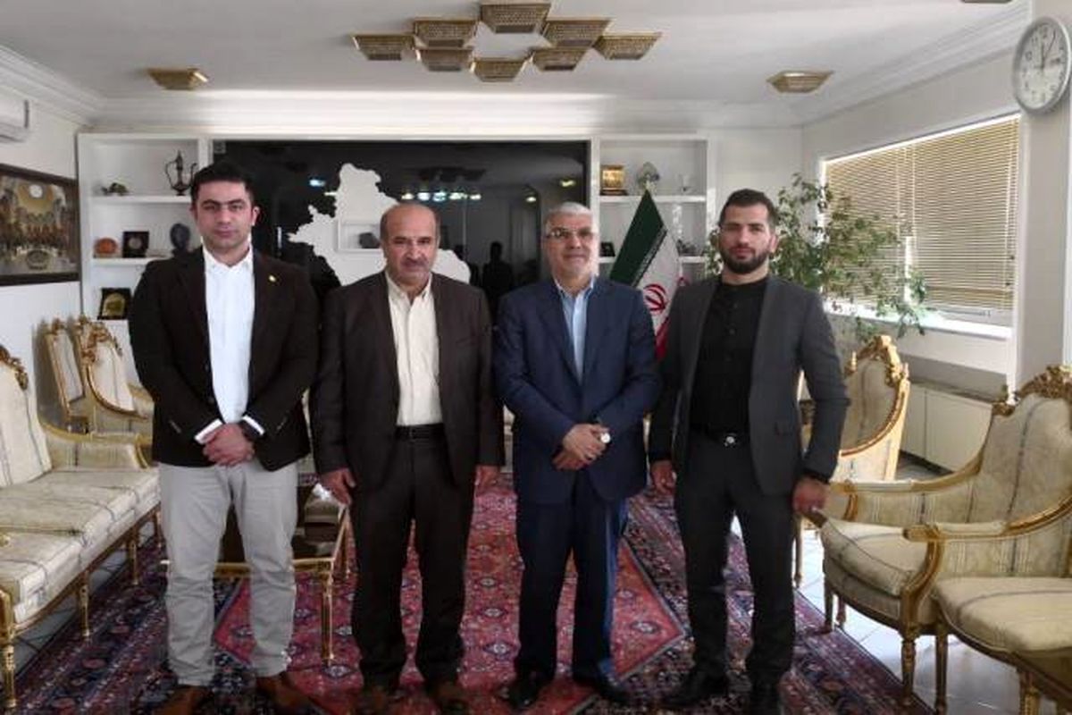 استاندار فارس در دیدار مدیرکل ورزش و جوانان فارس