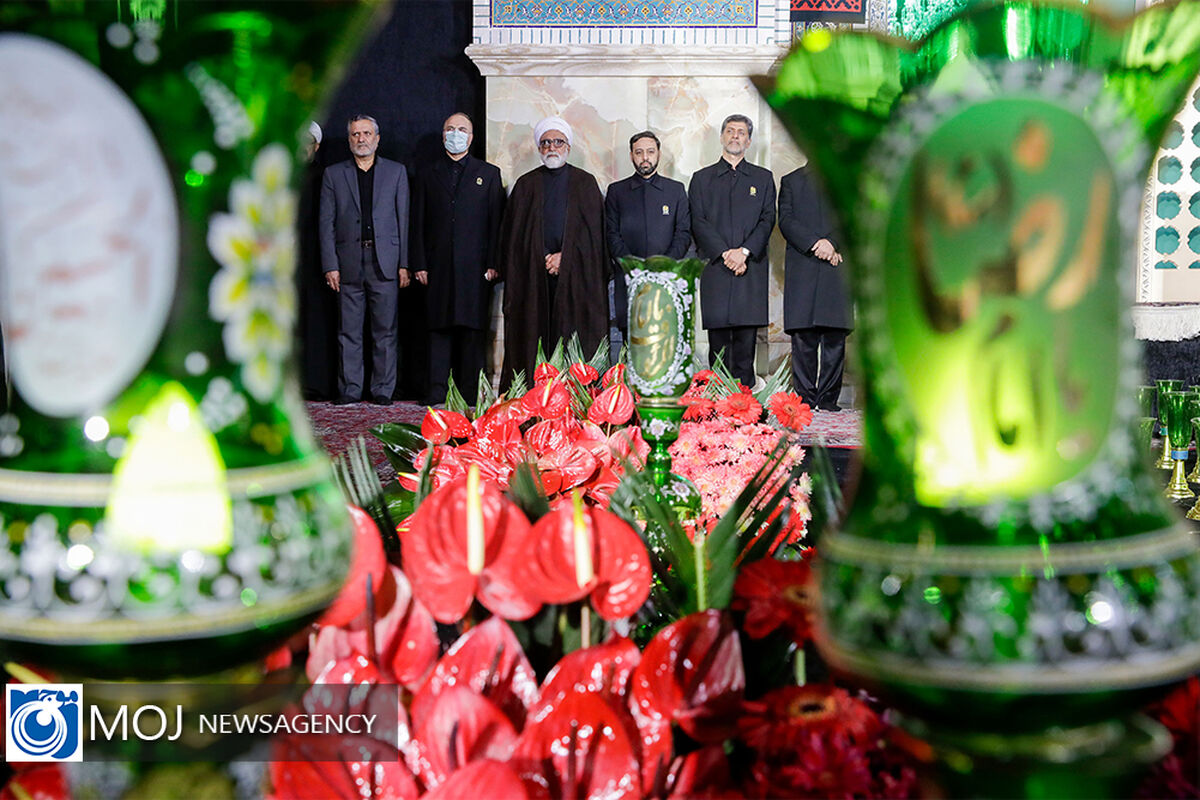 خطبه خوانی شب شهادت امام رضا (ع) در حرم مطهر رضوی