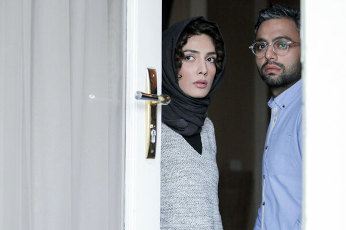 فیلم سینمایی زیر نورکم