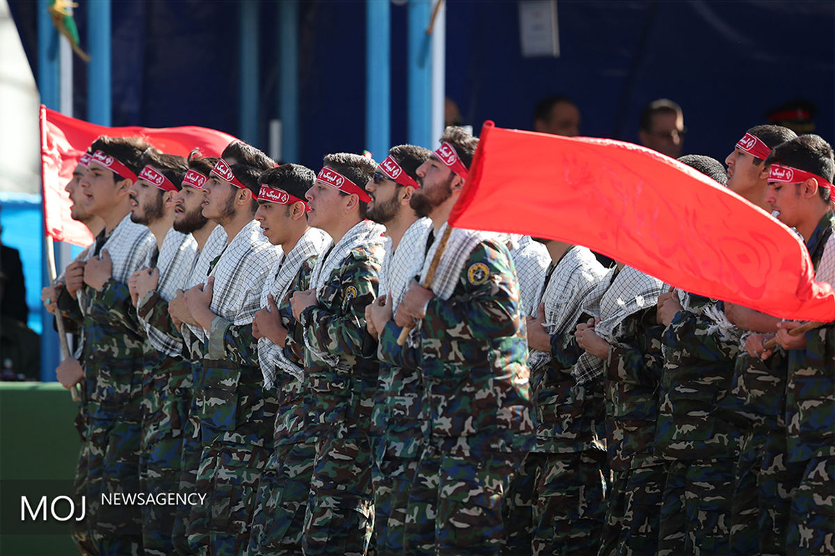 مراسم رژه نیروهای مسلح ارتش جمهوری اسلامی ایران