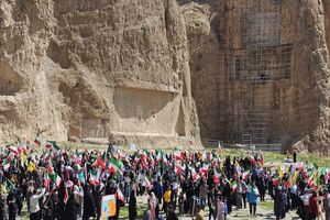 تجلی وفاداری در نقش رستم؛ تجدید بیعت مردم فارس با آرمان های انقلاب 