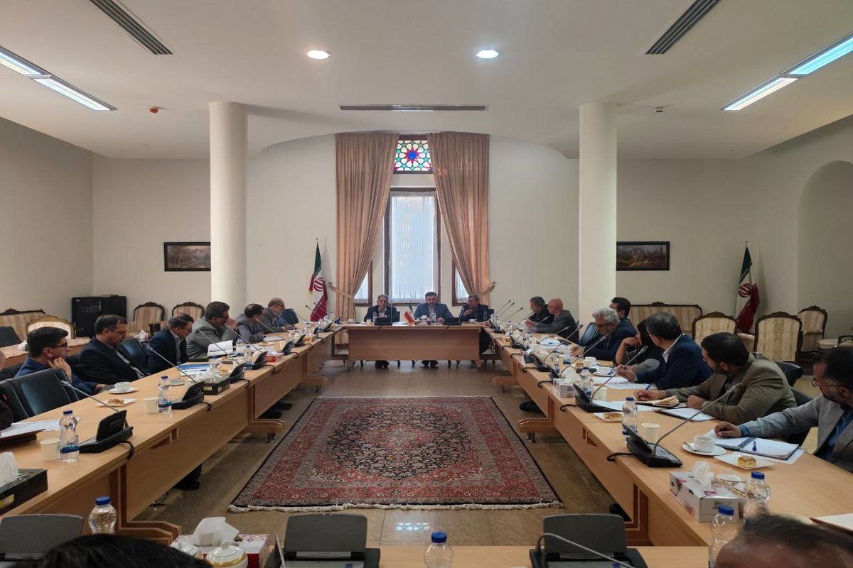 نشست دریای خزر