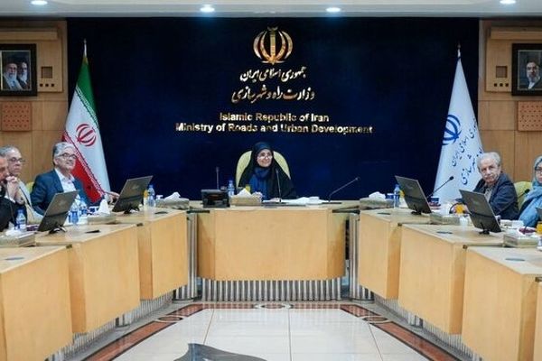 برگزاری نشست تقدیر از اساتید دانشگاهی و هم‌افزایی با وزارت راه و شهرسازی