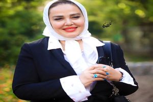 دبی گردی بهاره رهنما با دوستانش / تیپ نقره ای و شیک بهاره رهنما همه را شوکه کرد