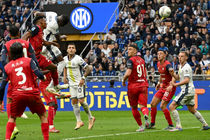 اینتر در شب نیمکت‌نشینی طارمی به پیروزی رسید