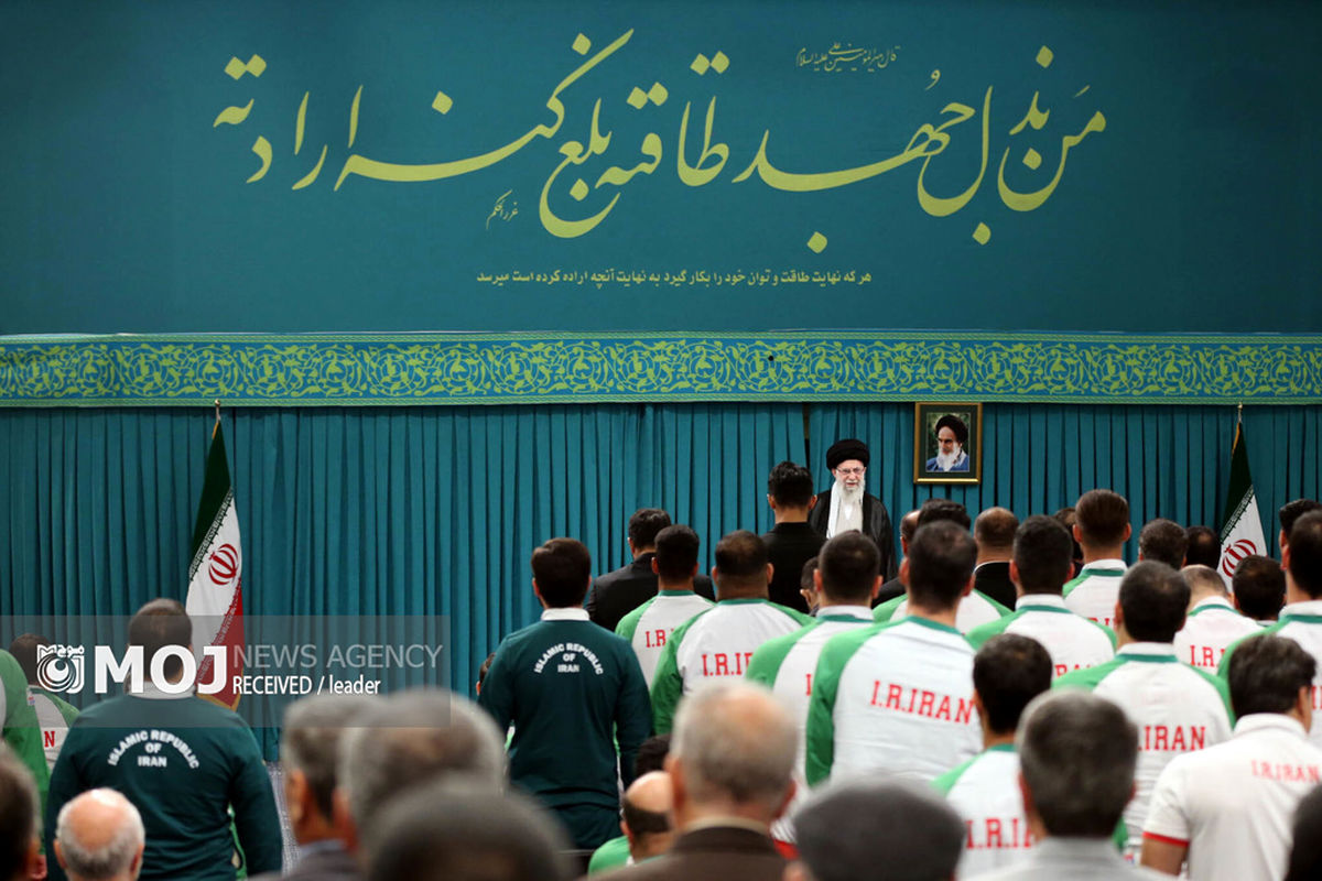 دیدار اعضای کاروان‌های اعزامی ایران به بازی‌های المپیک و پاراالمپیک ۲۰۲۴ پاریس با رهبر معظم انقلاب