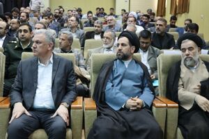 تجلیل از مفاخر و اندیشمندان حوزه انقلاب اسلامی در اهواز