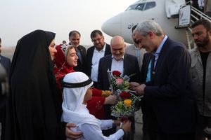 وزیر اقتصاد وارد اهواز شد