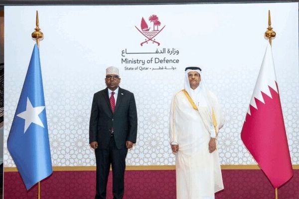 قطر و سومالی توافقنامه همکاری دفاعی امضا کردند
