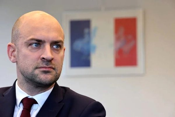 حمایت وزیرخارجه فرانسه از تعلیق توافقنامه تجاری میان اروپا و آمریکا