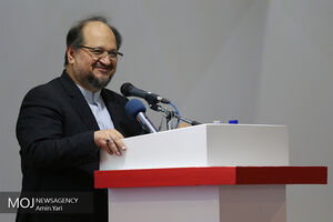 تمام مسوولان نظام پشت در اتاق معاون معدنی نشسته اند تا مجوز فولاد بگیرند