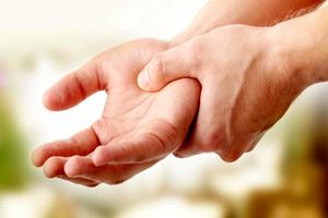 لرزش بدن در اثر چیست؟ / چه چیزی باعث لرزش بدن می شود؟