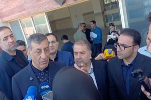 بازدید معاون اجرایی رئیس‌جمهور از استادیوم ۱۵ هزار نفری شهدای ایلام