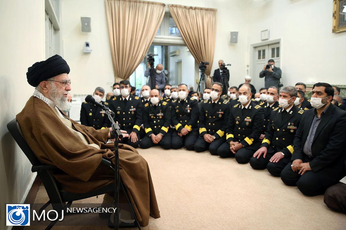 دیدار فرماندهان نیروی دریایی ارتش با رهبر انقلاب